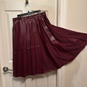MO&Co pleated skirt